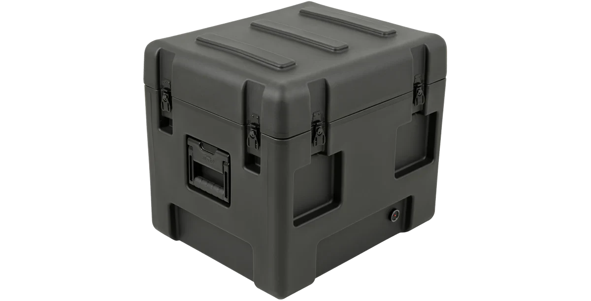 SKB 3R-2016-17 rSeries Waterproof Case (closed angled view)