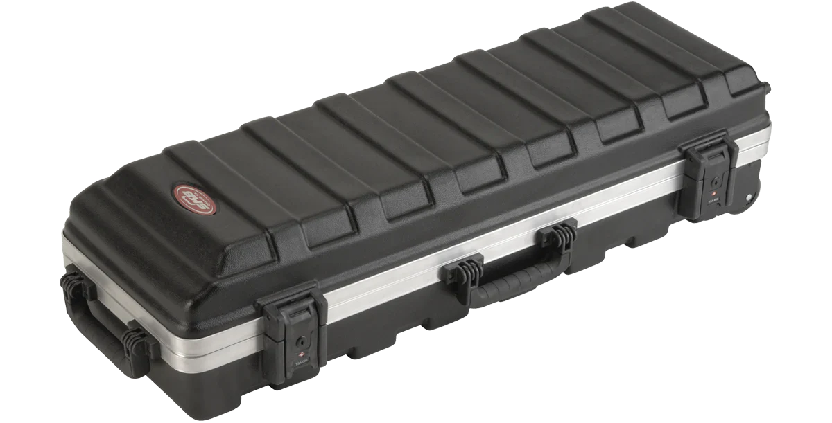 SKB vSeries 3611 Case (closed angled view)