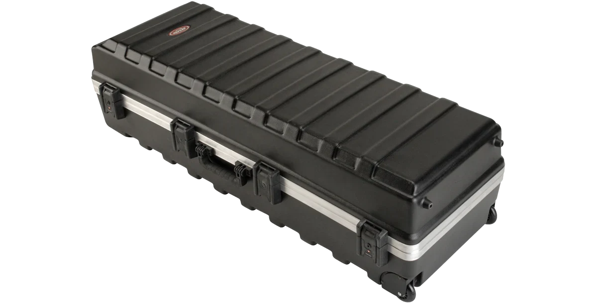 SKB vSeries 4816W Case (closed angled view)