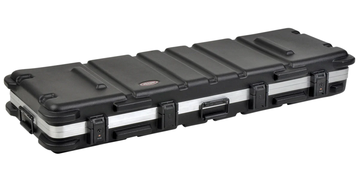 SKB vSeries 5216W Case (closed angled view)